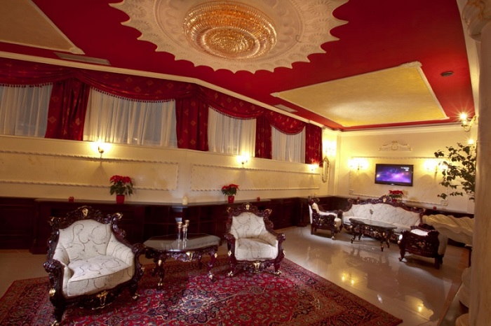 Queen’s Astoria Design 3